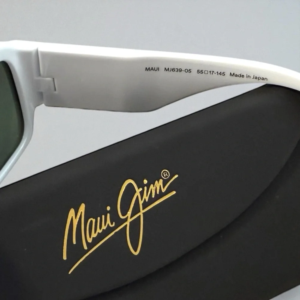Maui Jim Kūpale Polarized Fashion White and Black Sunglasses Neutral Grey Lenses